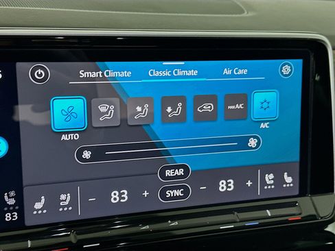 Used 2024 Volkswagen Atlas SE image 24