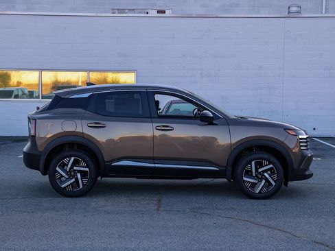 New 2026 Nissan Kicks SV FWD image 3