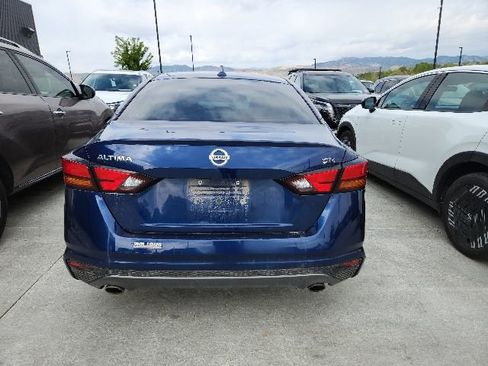 Used 2019 Nissan Altima 2.5 SR FWD image 2