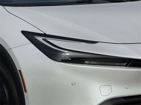 Used 2024 Toyota Prius LE image 7