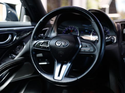 Used 2017 INFINITI Q60 Red Sport 400 AWD/4WD image 28