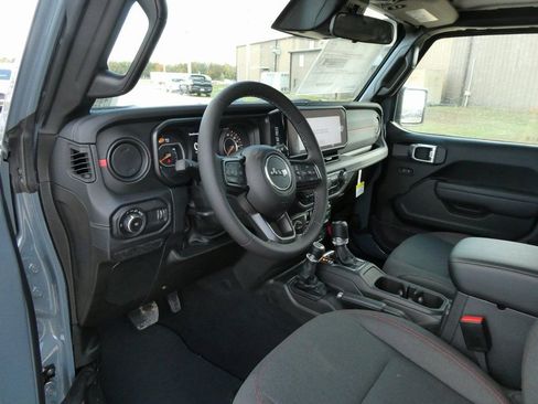 New 2026 Jeep Wrangler Unlimited Rubicon AWD/4WD image 19