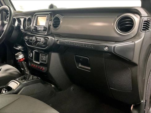 Used 2022 Jeep Wrangler Sport image 14