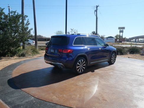 Used 2021 Mercedes-Benz GLB 250 GLB 250 image 2