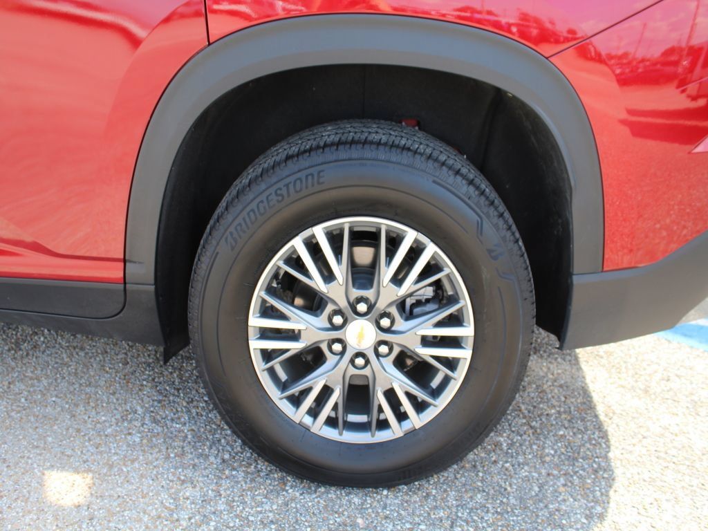 Used 2026 Chevrolet Traverse LT AWD/4WD image 23