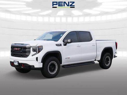 Used 2022 GMC Sierra 1500 AT4 w/ AT4 Preferred Package AWD/4WD image 3