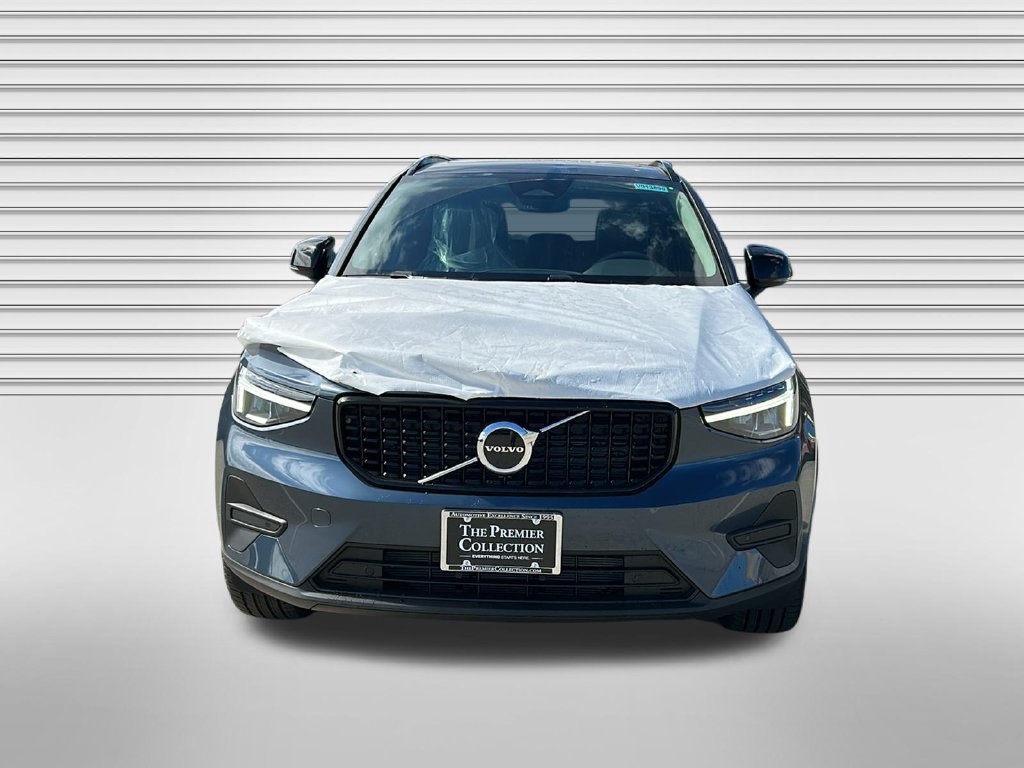 New 2026 Volvo XC40 B5 Core w/ Climate Package AWD/4WD image 2
