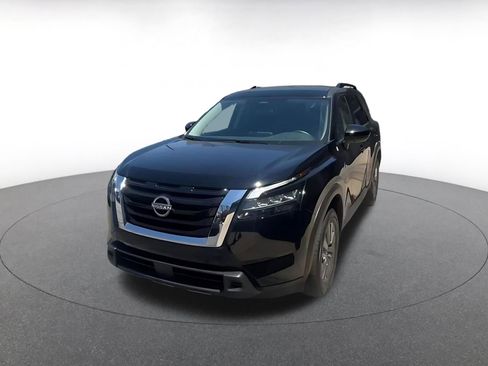 Used 2025 Nissan Pathfinder SV FWD image 8