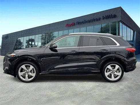 Certified 2025 Audi Q5 Premium Plus w/ Premium Plus image 2