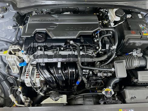 Used 2025 Hyundai Elantra Sport FWD image 32