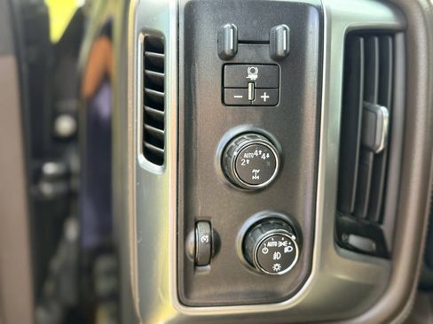 Used 2017 Chevrolet Silverado 1500 LTZ w/ LTZ Plus Package AWD/4WD image 18
