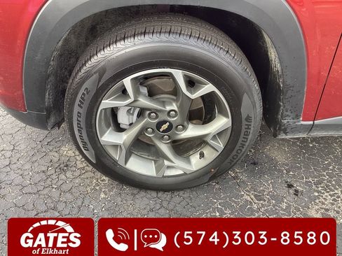 Used 2025 Chevrolet Trax LT w/ LT Convenience Package FWD image 33
