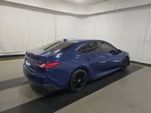 Used 2025 Toyota Camry SE w/ Convenience Package FWD image 4
