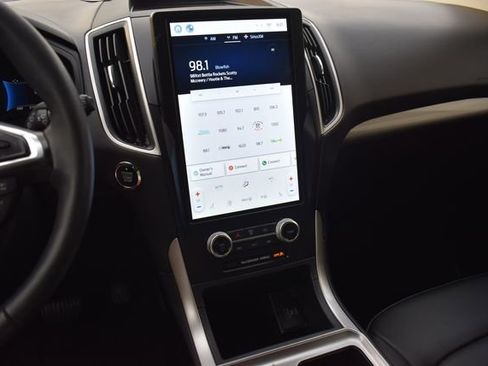 Used 2024 Ford Edge SEL image 33