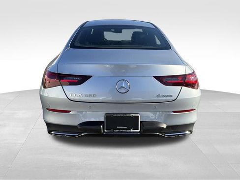 Used 2025 Mercedes-Benz CLA 250 4MATIC image 4