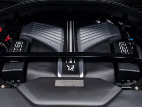 Used 2021 Rolls-Royce Cullinan Black Badge image 76