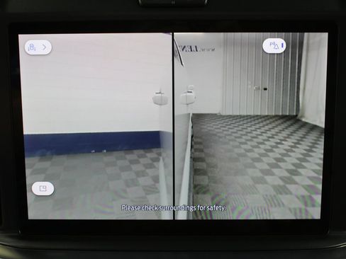 Used 2025 Ford F350 Lariat w/ Black Appearance Package image 24