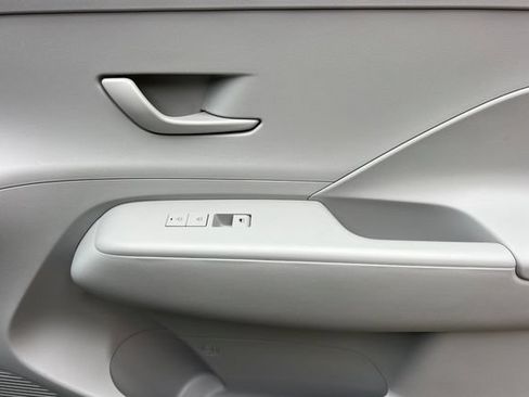 Used 2024 Hyundai Kona SEL FWD image 22