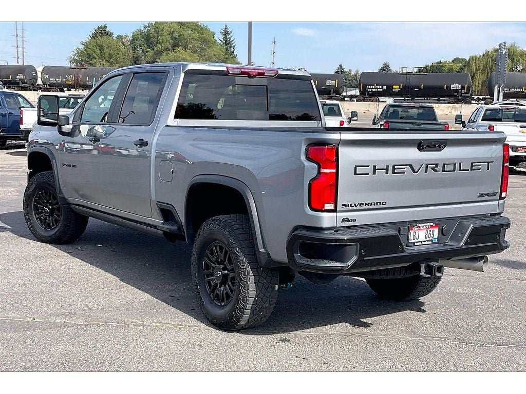 Used 2024 Chevrolet Silverado 2500 ZR2 w/ Technology Package AWD/4WD image 13