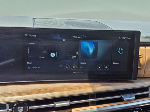 Certified 2025 Hyundai Santa Fe Limited FWD image 28
