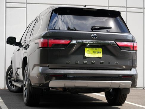 Used 2023 Toyota Sequoia Limited AWD/4WD image 6