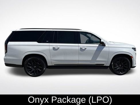 Used 2022 Cadillac Escalade ESV Sport Platinum w/ LPO, ONYX Package AWD/4WD image 5