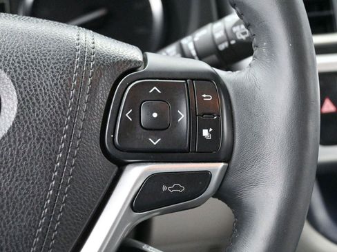 Used 2016 Toyota Highlander Limited Platinum image 19