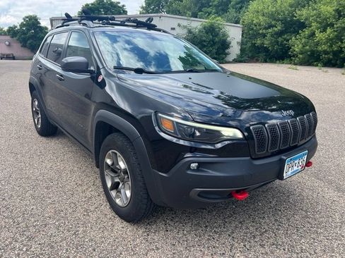 Used 2019 Jeep Cherokee Trailhawk w/ Cold Weather Group AWD/4WD image 10