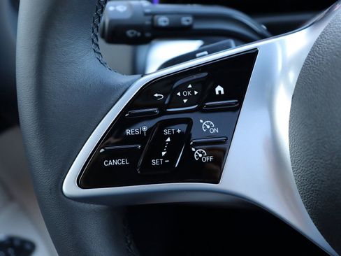 New 2025 Mercedes-Benz GLB 250 image 15