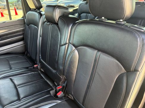 Used 2024 Jeep Wagoneer Series II w/ Flexible Seating Group AWD/4WD image 18