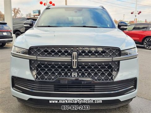New 2025 Lincoln Navigator L Reserve w/ Jet Appearance Package image 13
