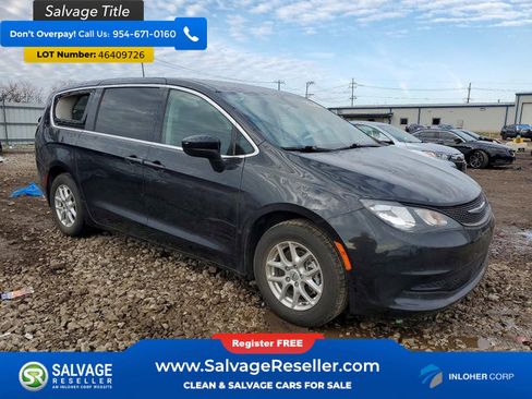 Used 2022 Chrysler Voyager LX image 5