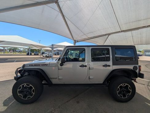 Used 2015 Jeep Wrangler Unlimited Rubicon AWD/4WD image 8