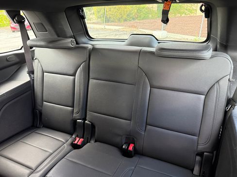 Used 2023 Chevrolet Tahoe Z71 w/ Luxury Package AWD/4WD image 21