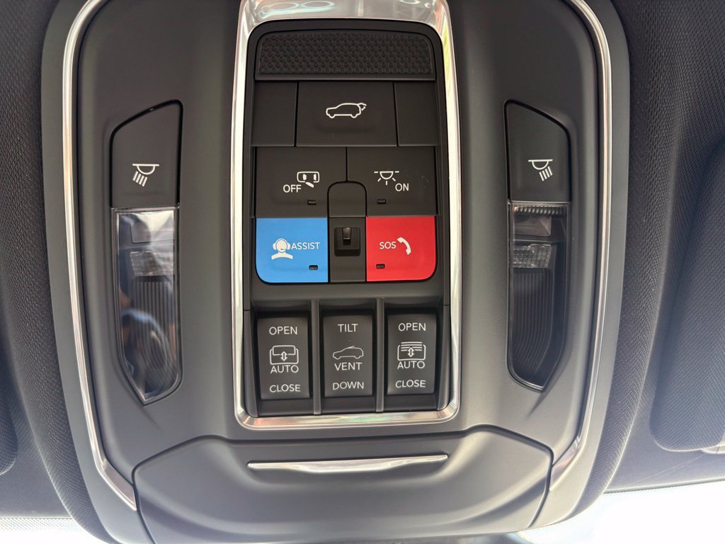 Used 2026 Jeep Grand Cherokee Limited AWD/4WD image 17