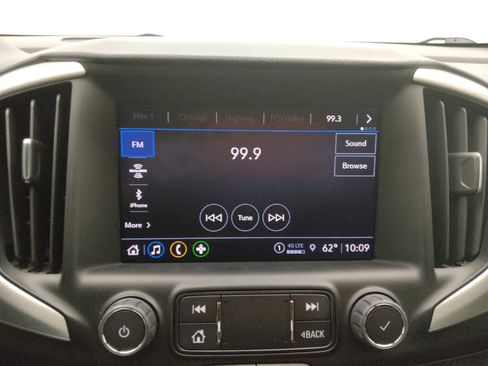 Used 2022 GMC Terrain SLT image 25