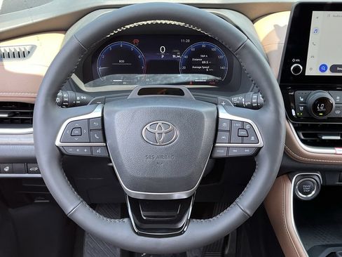 Used 2026 Toyota Grand Highlander AWD image 11