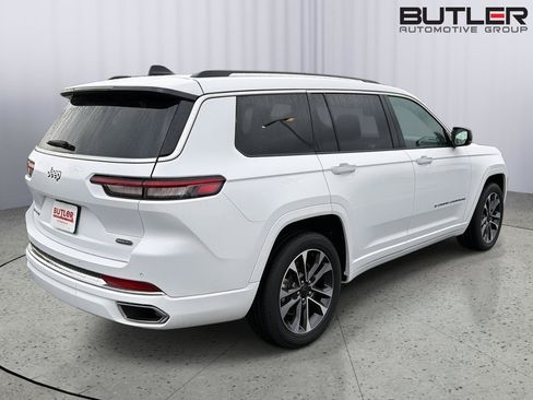 Used 2023 Jeep Grand Cherokee L Overland w/ Rear Seat Video Group I AWD/4WD image 6