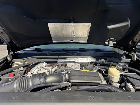Used 2018 GMC Sierra 2500 Denali w/ Duramax Plus Package AWD/4WD image 44