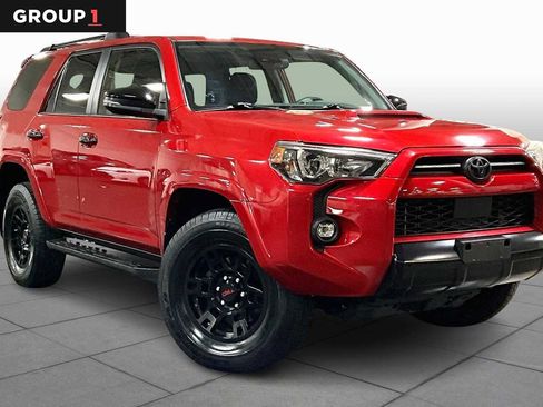 Used 2021 Toyota 4Runner Venture w/ Moonroof Package image 2