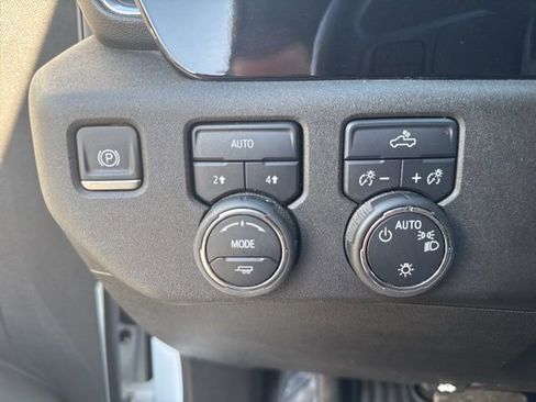 Used 2025 Chevrolet Silverado 1500 LT image 15