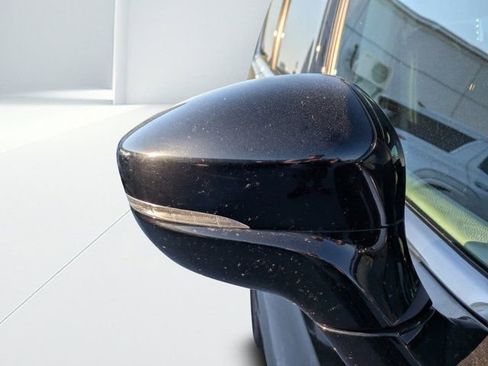 Used 2024 Chrysler Pacifica Touring-L image 10