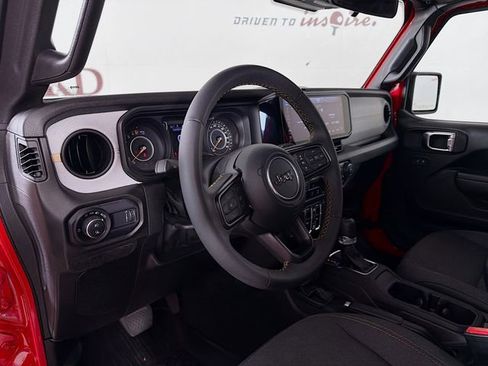 Used 2024 Jeep Gladiator Sport AWD/4WD image 11