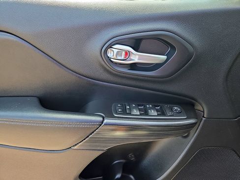 Used 2014 Jeep Cherokee Limited AWD/4WD image 13