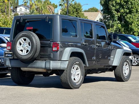 Used 2018 Jeep Wrangler Unlimited Sport w/ Connectivity Group image 3