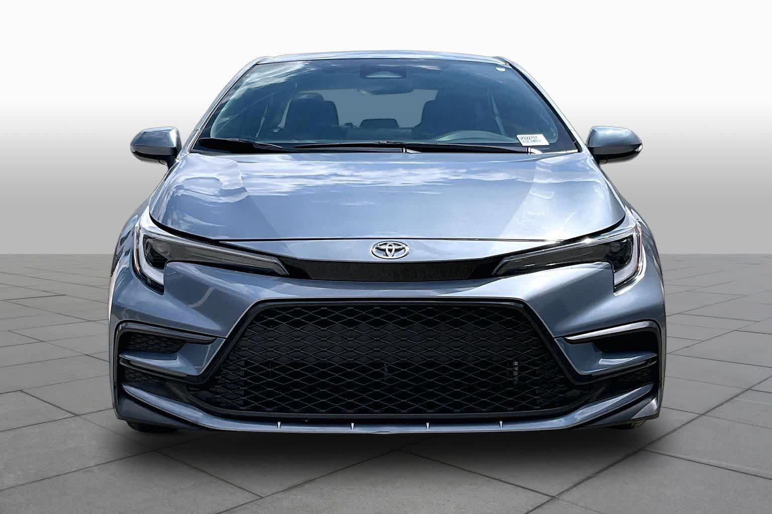 Used 2025 Toyota Corolla SE FWD image 4
