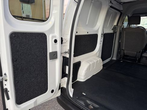 Used 2020 Nissan NV200 S w/ Back Door Glass Package image 29