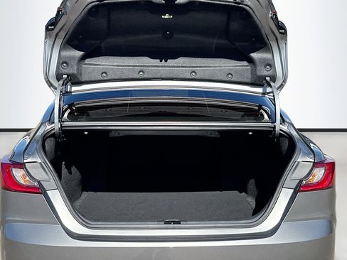 Used 2025 Toyota Camry SE image 12