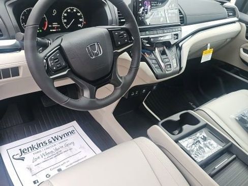 New 2026 Honda Odyssey Touring image 5