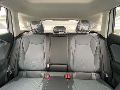 New 2026 Volkswagen Tiguan SE image 9